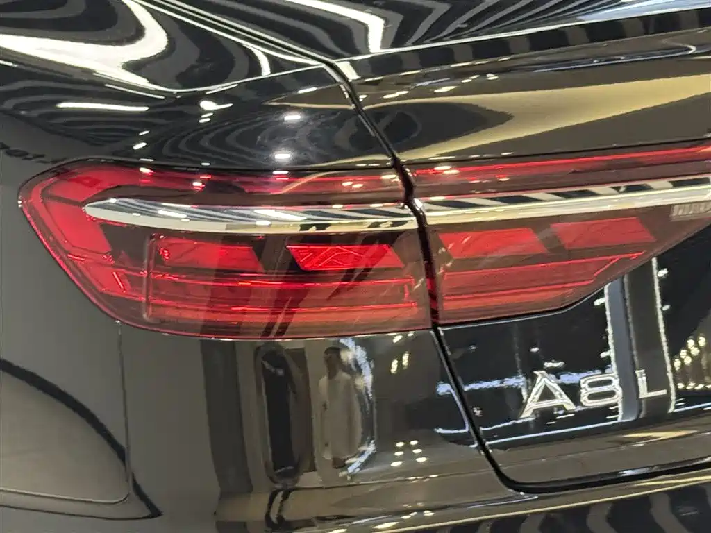 Audi A8L 50 TFSI quattro