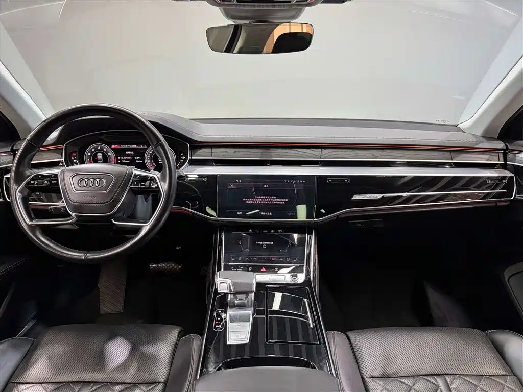 Audi A8L 50 TFSI quattro