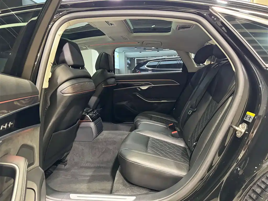 Audi A8L 50 TFSI quattro