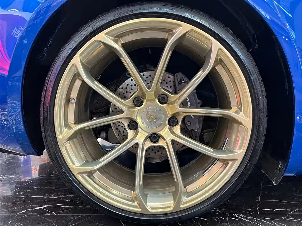 Porsche 718 Cayman