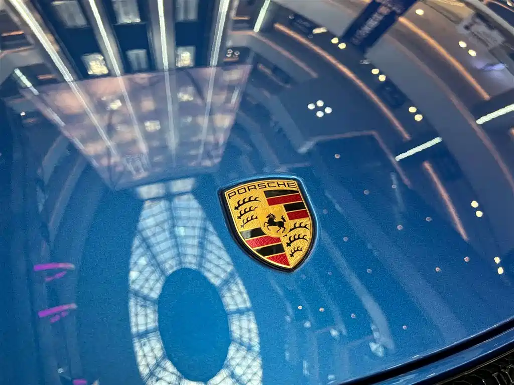 Porsche 718 Cayman