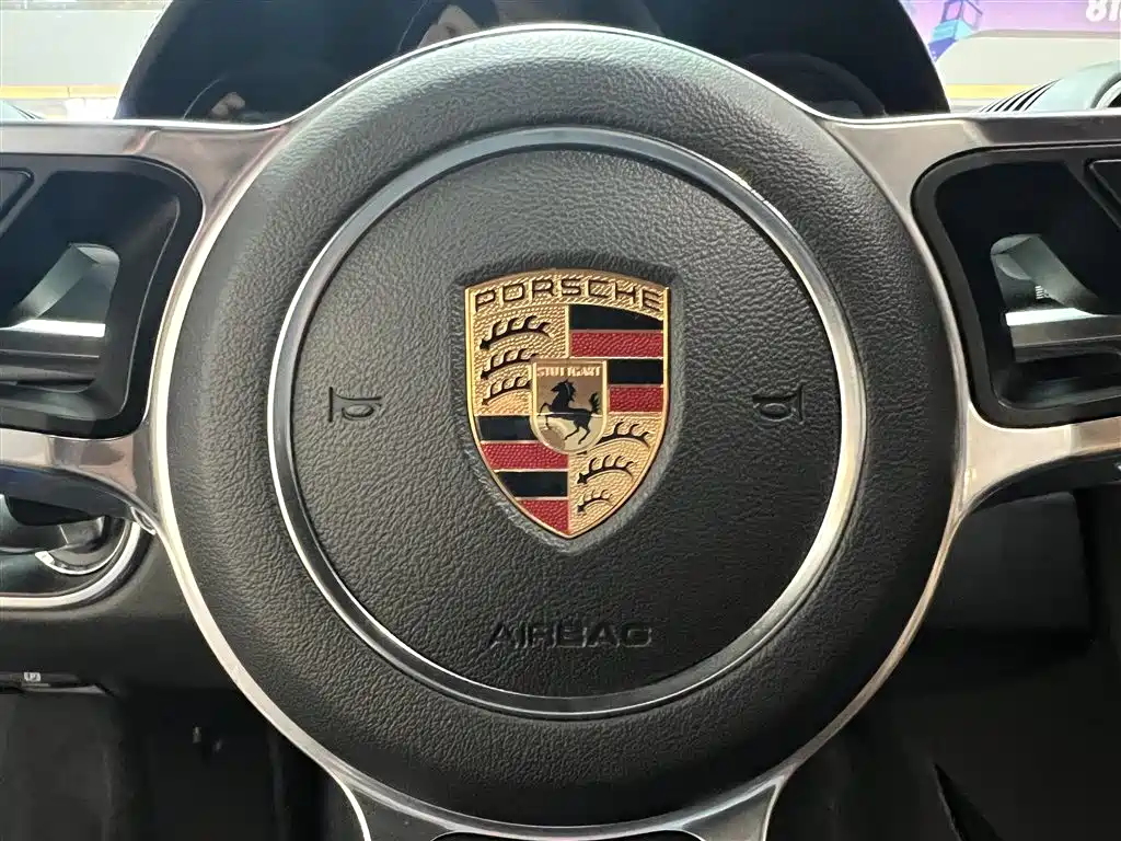 Porsche 718 Cayman