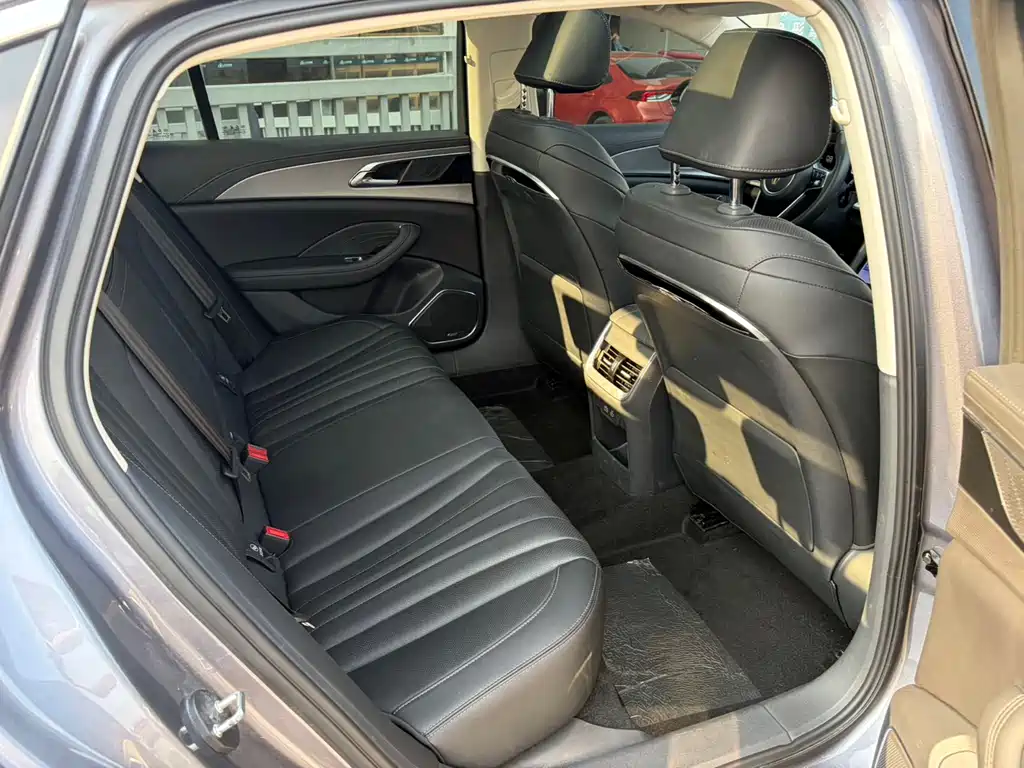 Hongqi H5 2023 1.5T DCT Smart Connect Qiyue Edition
