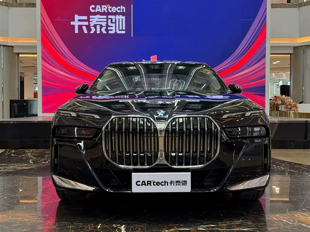 BMW 7 Series 2023 735Li M Sport Package
