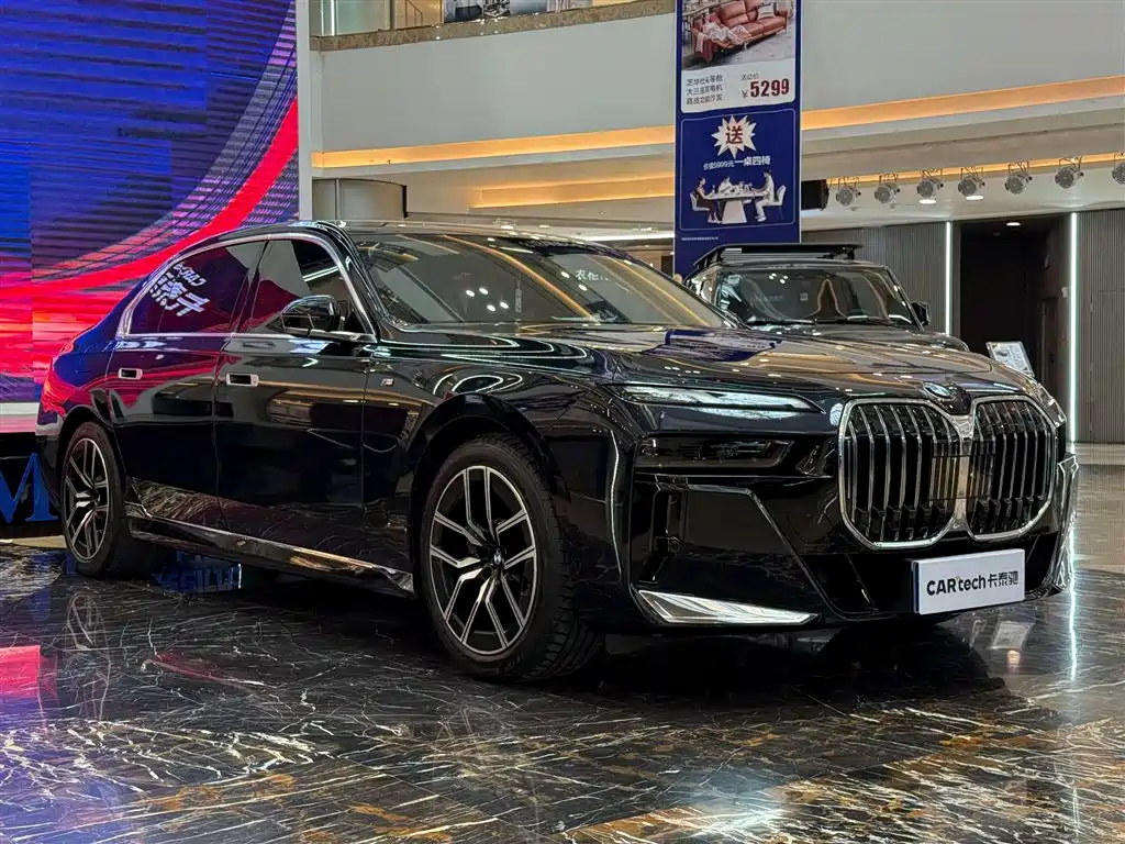BMW 7 Series 2023 735Li M Sport Package