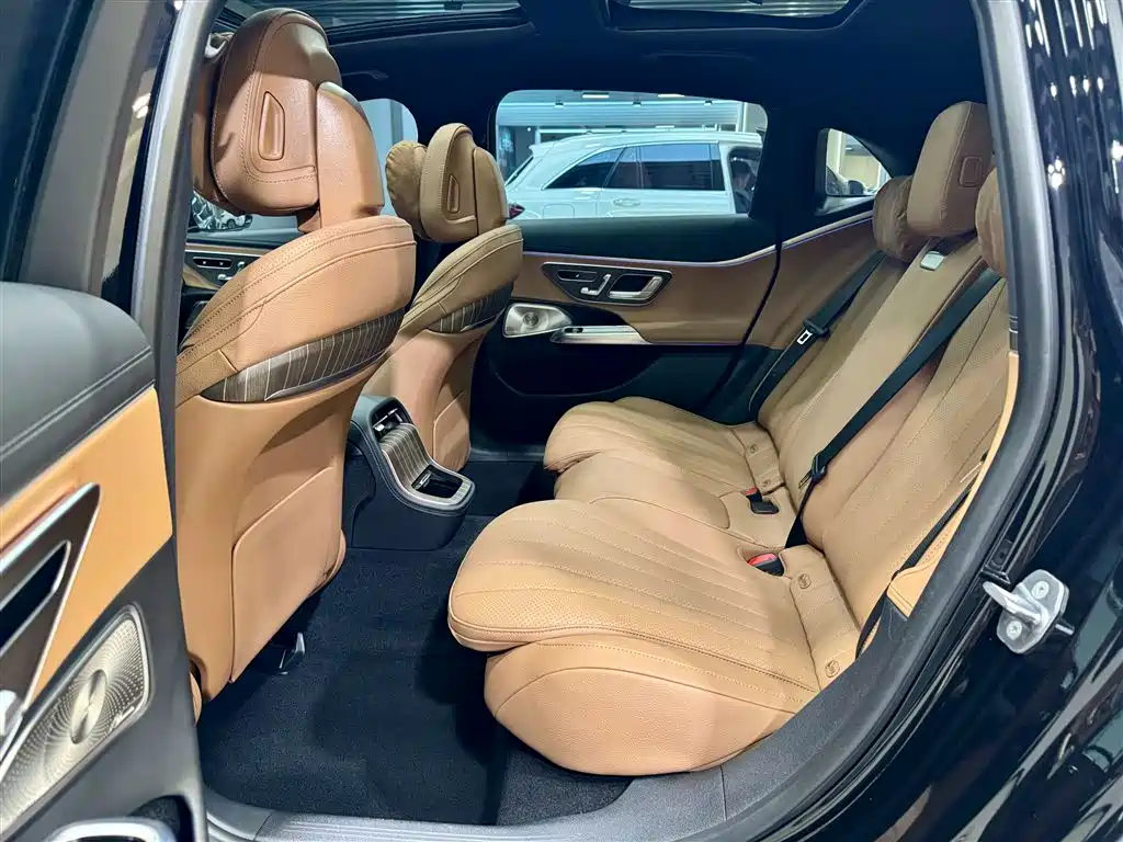 Mercedes-Benz E-Class 2024 E 300 L Luxury