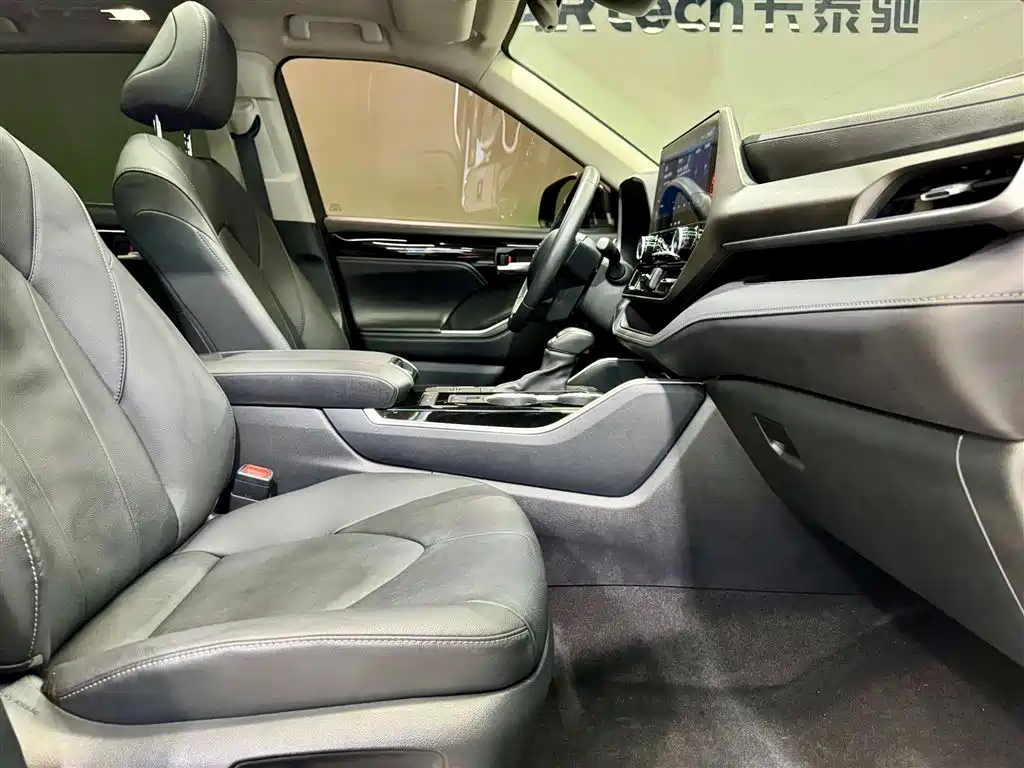 Highlander 2023 2.5L HEV AWD Premium 7-Seater