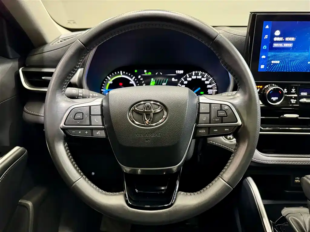 Highlander 2023 2.5L HEV AWD Premium 7-Seater