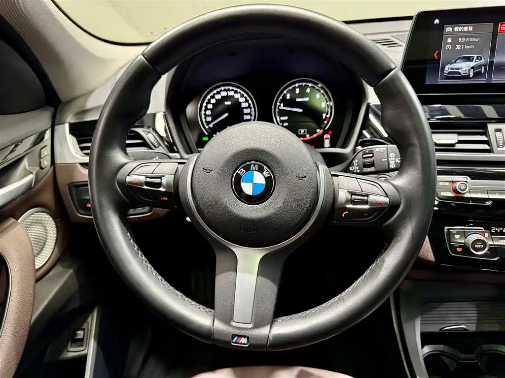 BMW X1 2022 sDrive25Li Leading Edition