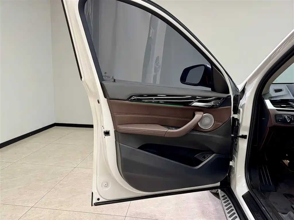 BMW X1 2022 sDrive25Li Leading Edition