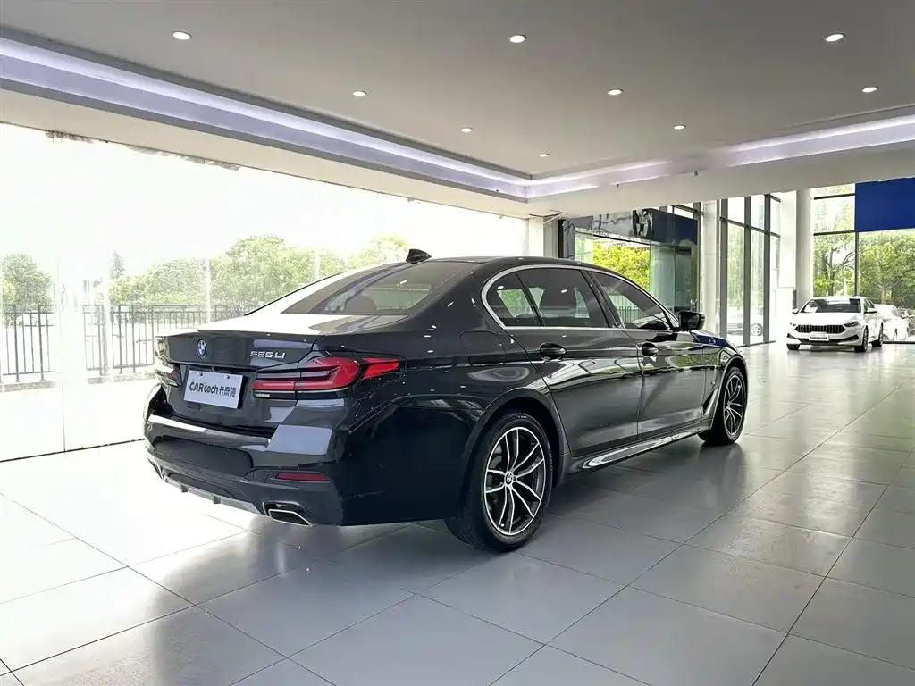 BMW 5 Series 2022 525Li M Sport Package - фото 4