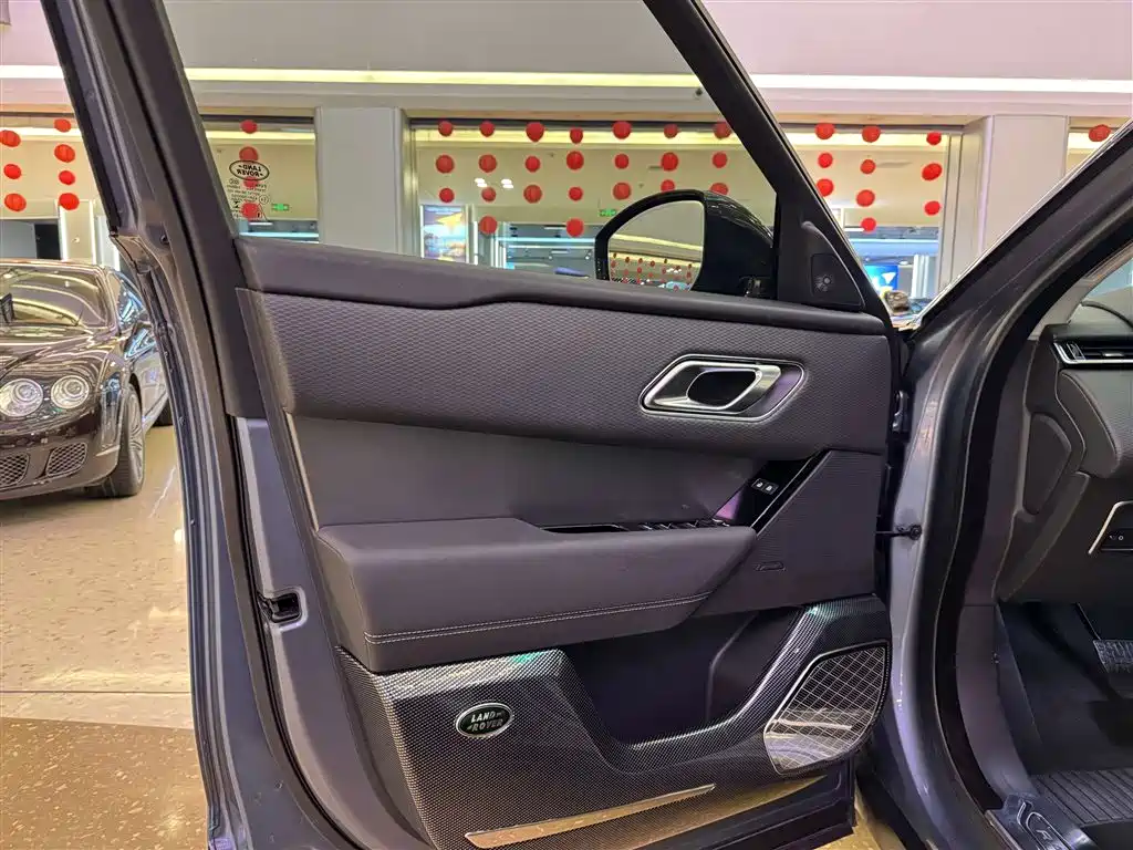Range Rover Velar 2021 P250
