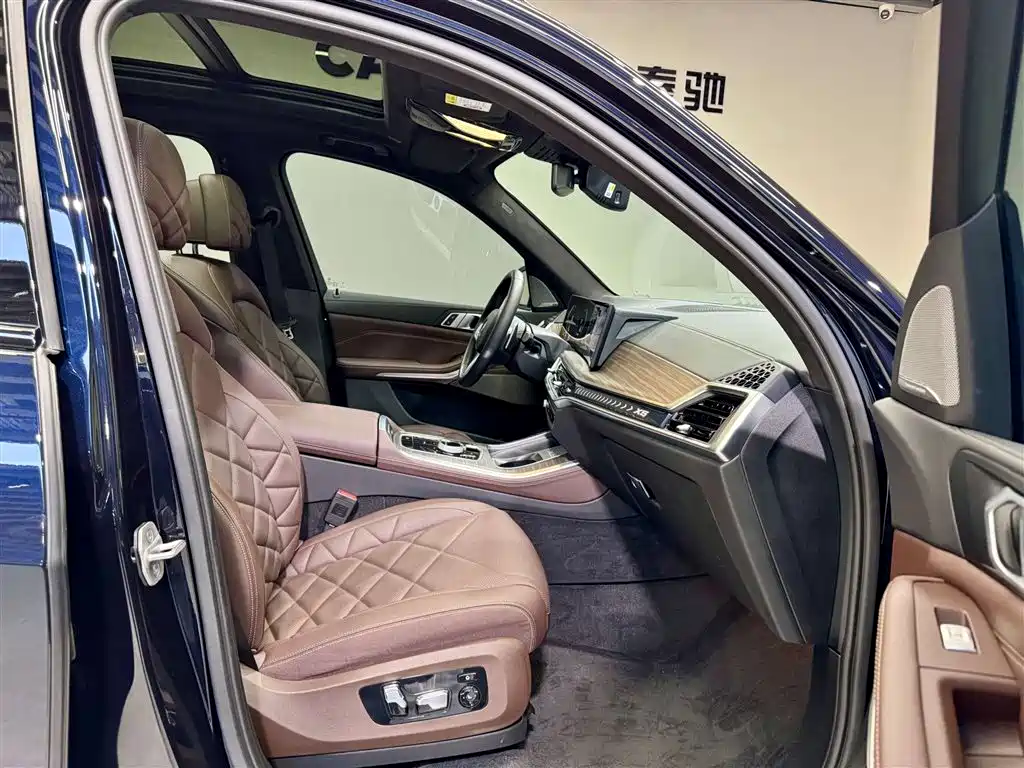 BMW X5 2023 xDrive40Li M Sport Package