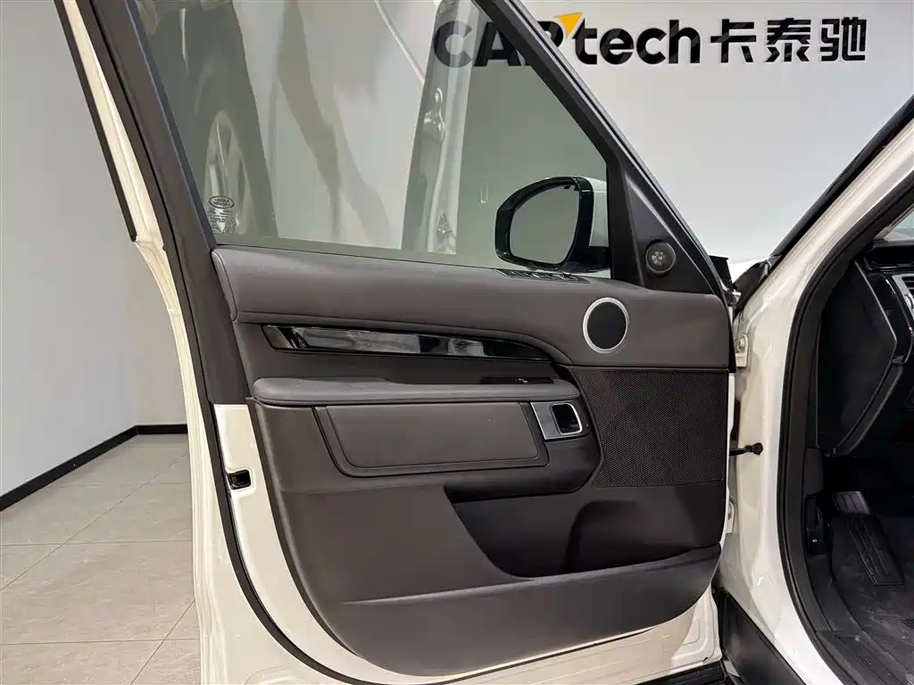 Land Rover Discovery 2018 3.0 SC V6 SE