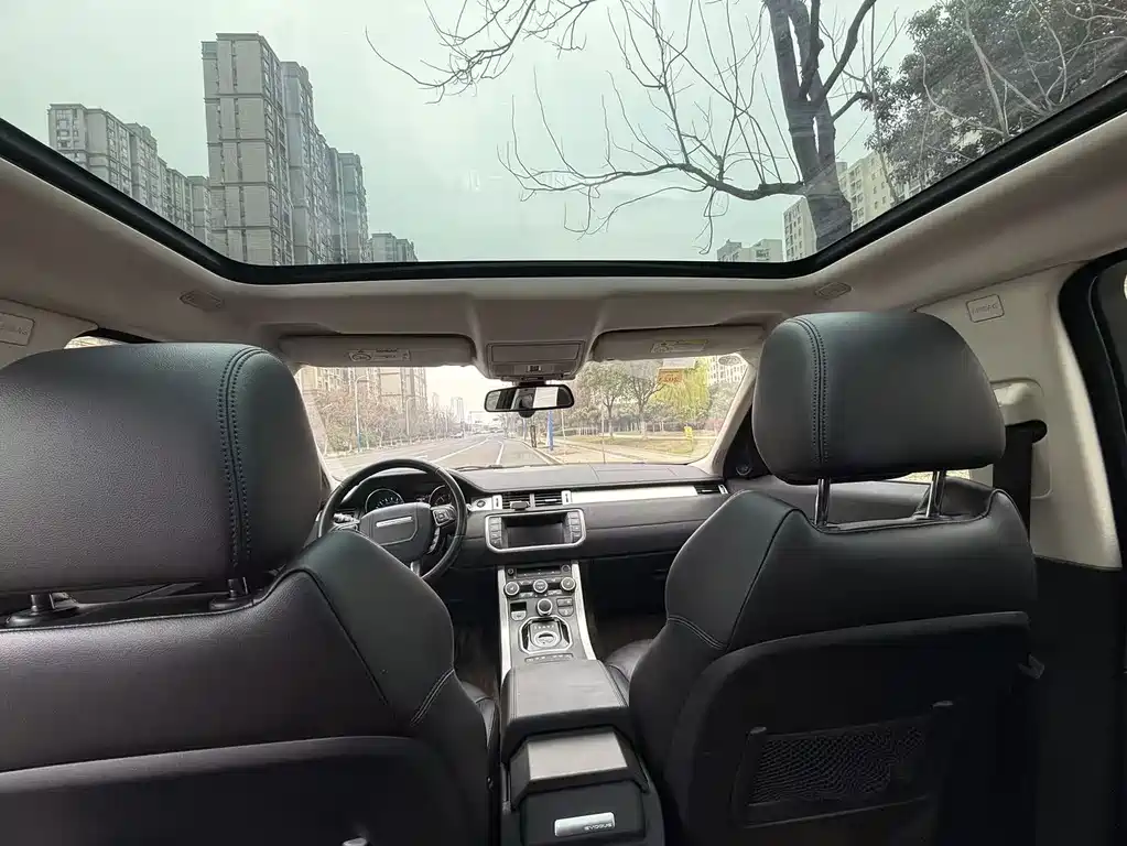 Range Rover Evoque 2015 2.0T 5-door Dynamic Edition