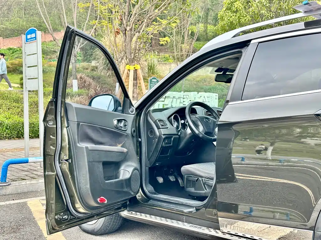 Trumpchi GS5 2014 2.0L Manual FWD Anniversary Edition