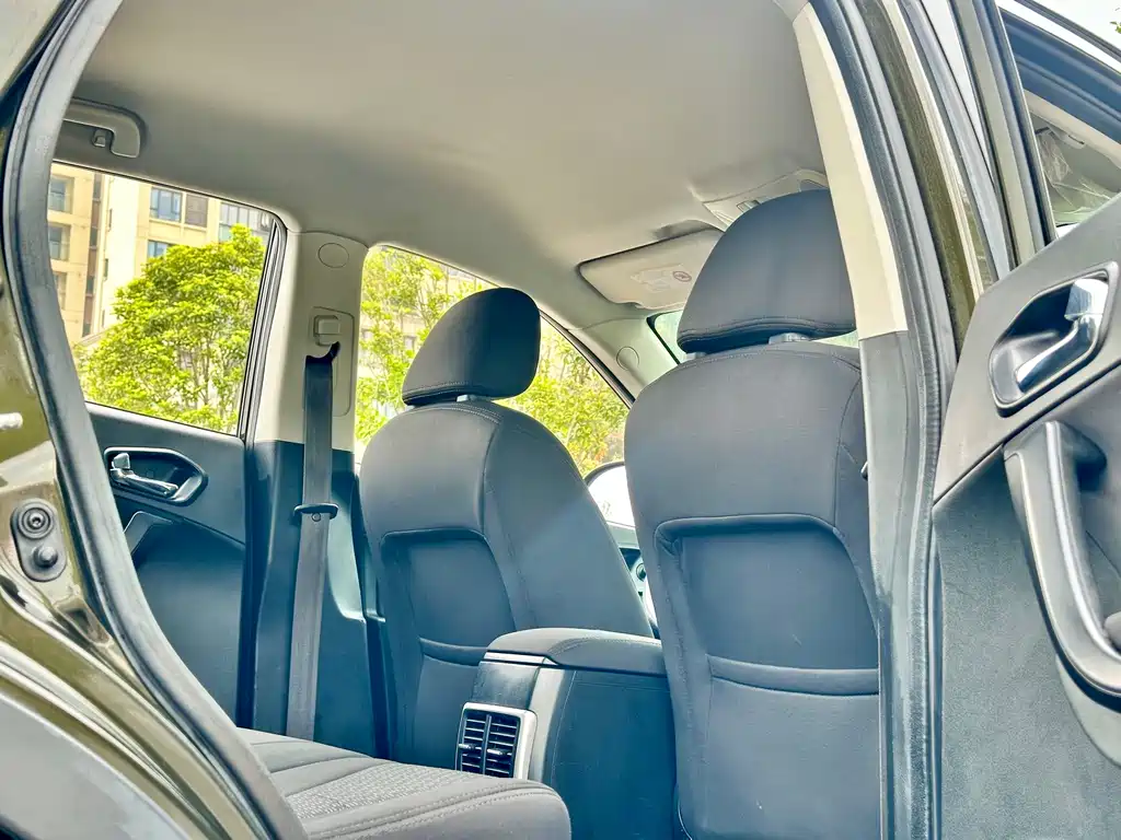 Trumpchi GS5 2014 2.0L Manual FWD Anniversary Edition