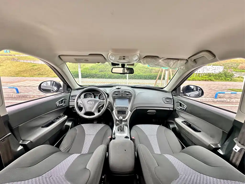 Trumpchi GS5 2014 2.0L Manual FWD Anniversary Edition
