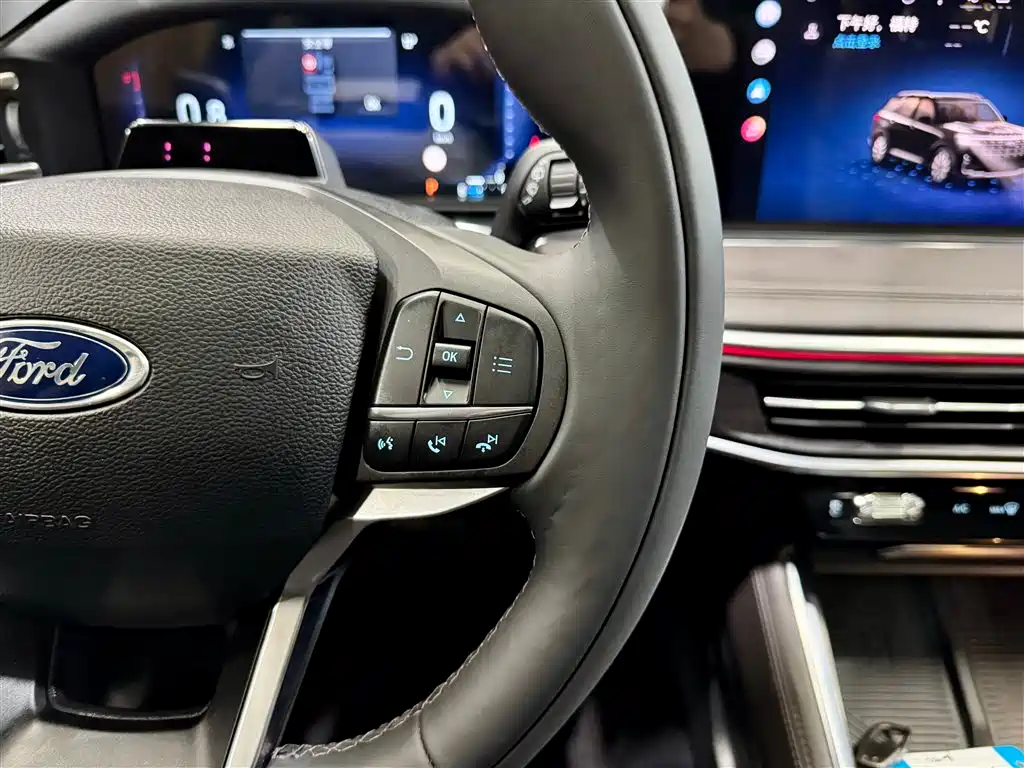2024 Ford Explorer 2.3T EcoBoost 4WD Titanium Edition 7-Seater