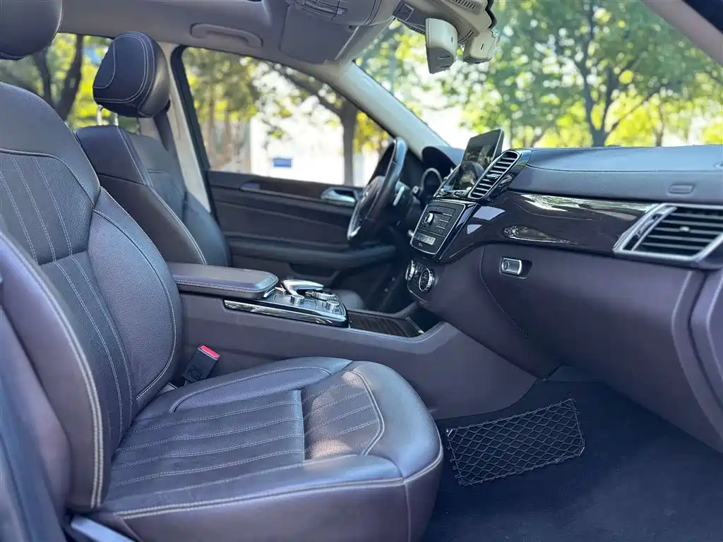 Mercedes-Benz GLS 400 4MATIC Luxury