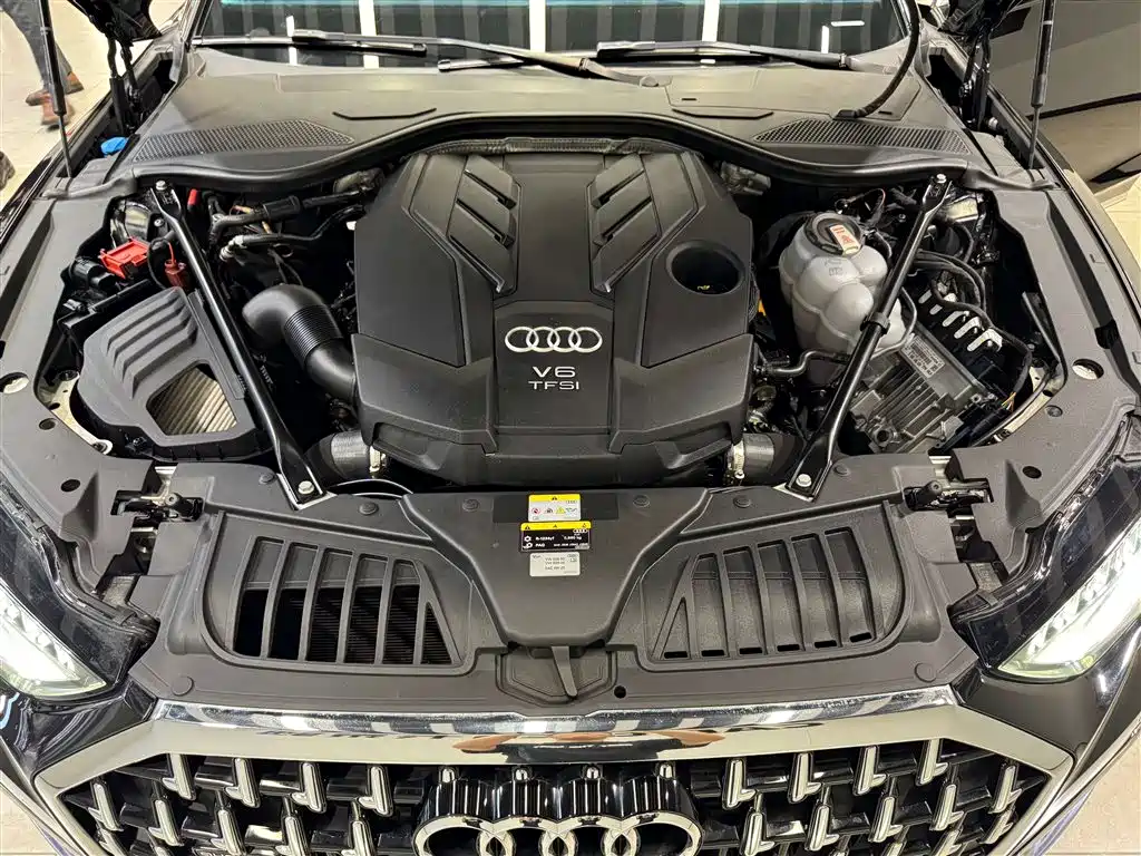 Audi A8L 50 TFSI quattro