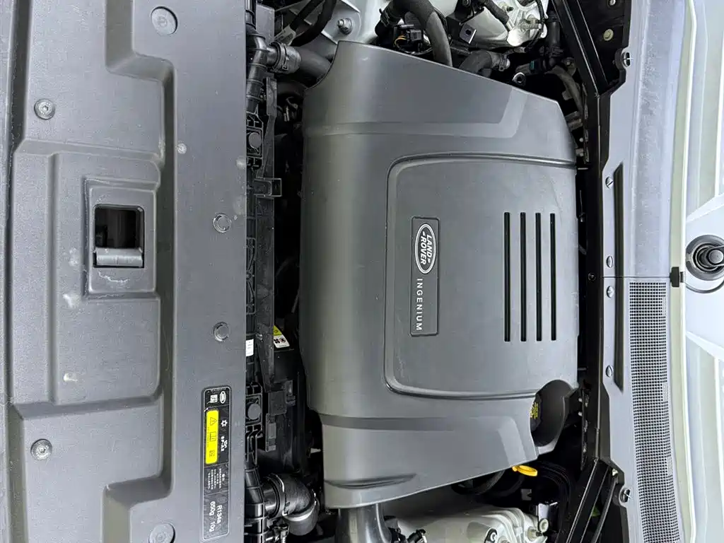 Land Rover Defender 2022 90 2.0T P300