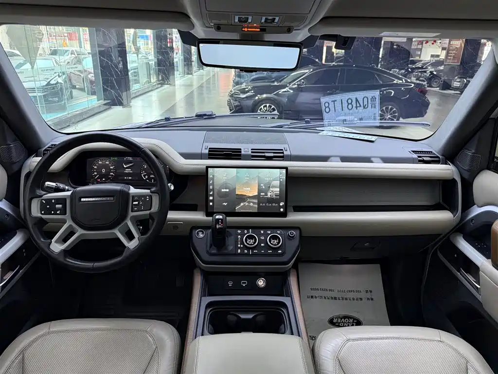 Land Rover Defender 2022 90 2.0T P300