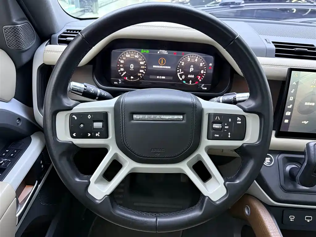 Land Rover Defender 2022 90 2.0T P300