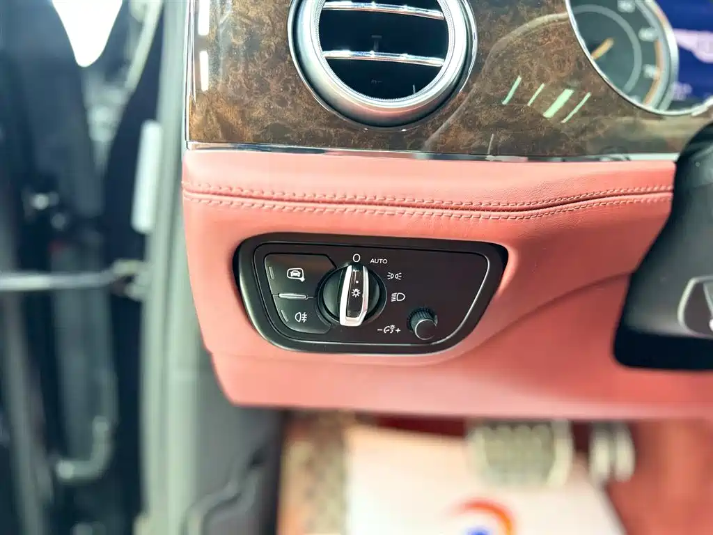 Bentley Bentayga 2016 6.0T Standard Edition