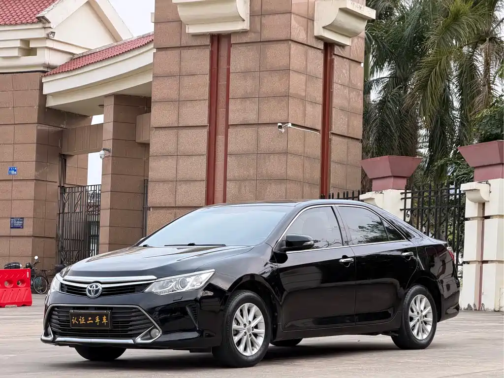 Toyota Camry 2016 2.5G 10th Anniversary Luxury Navigation Edition