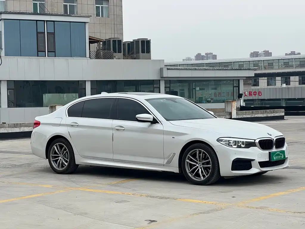 BMW 5 Series 2020 525Li M Sport Package - фото 3
