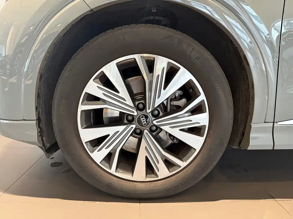 Audi Q4 e-tron 2024 40 e-tron Launch Edition - фото 17