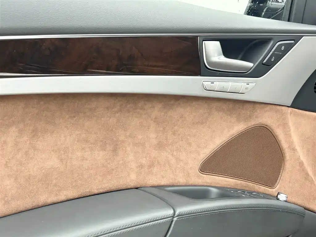 Audi A8L 2014 45 TFSI quattro Luxury Edition