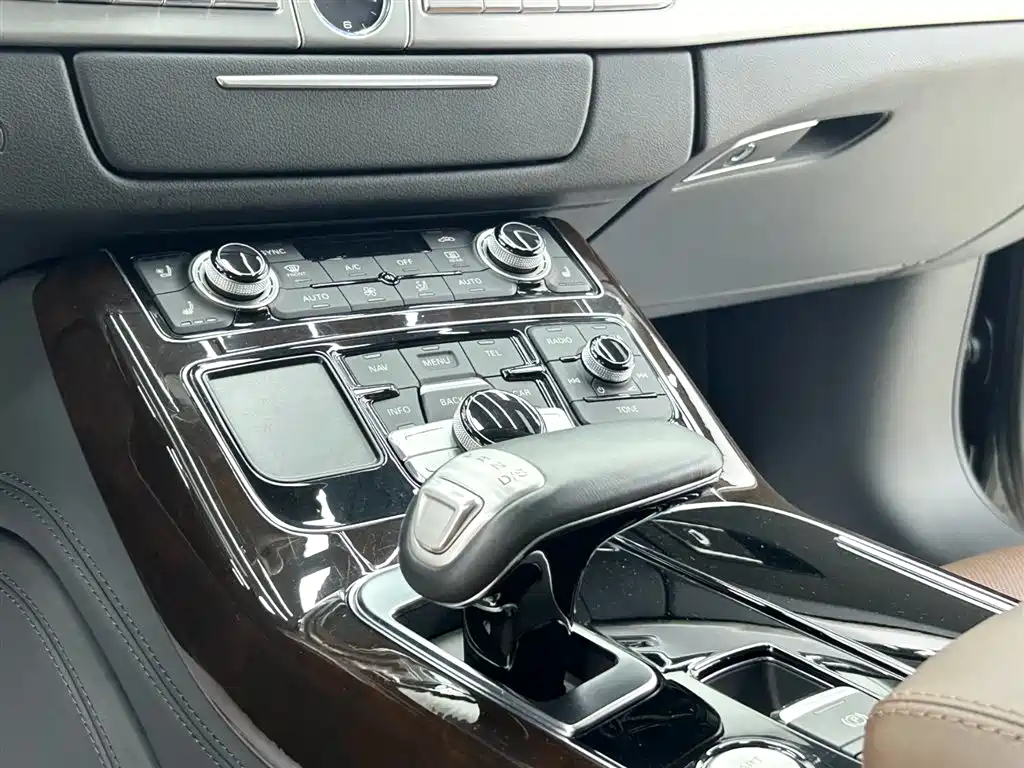 Audi A8L 2014 45 TFSI quattro Luxury Edition