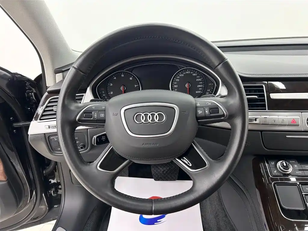 Audi A8L 2014 45 TFSI quattro Luxury Edition
