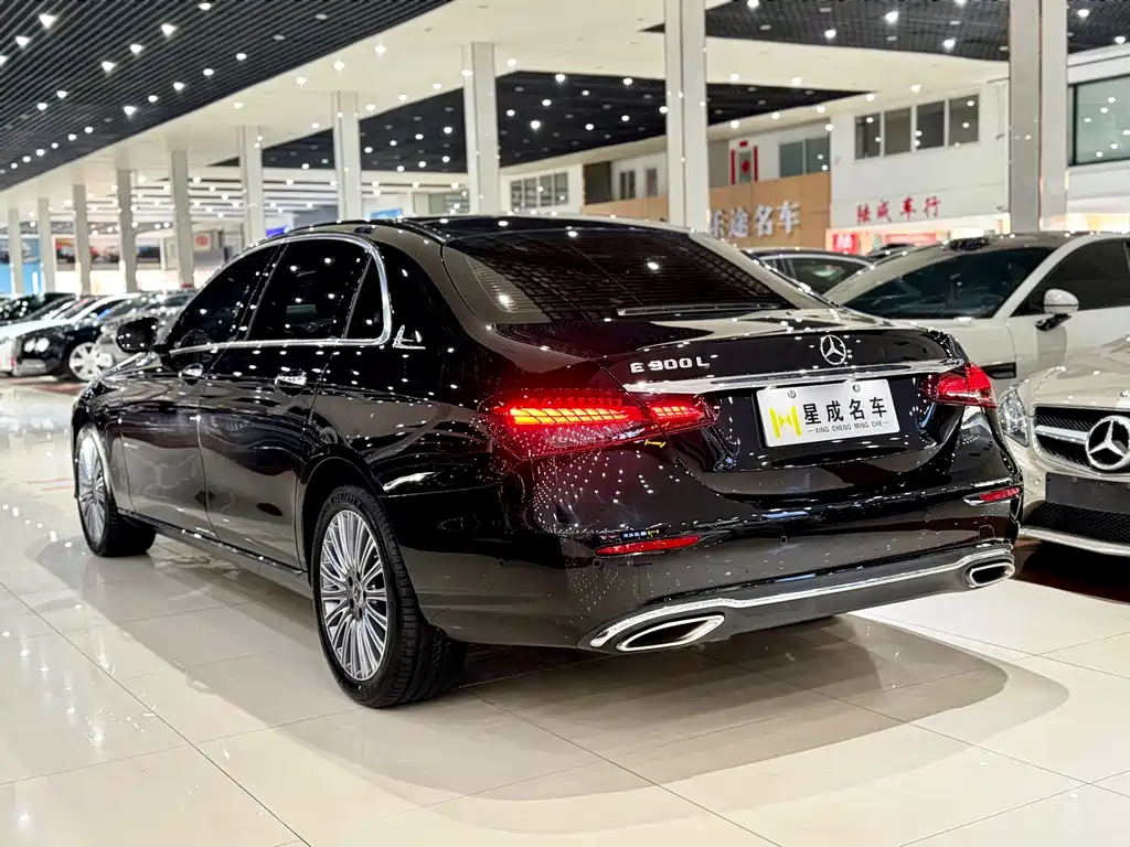 Mercedes-Benz E 300 L Fashion Edition (2022 Facelift)