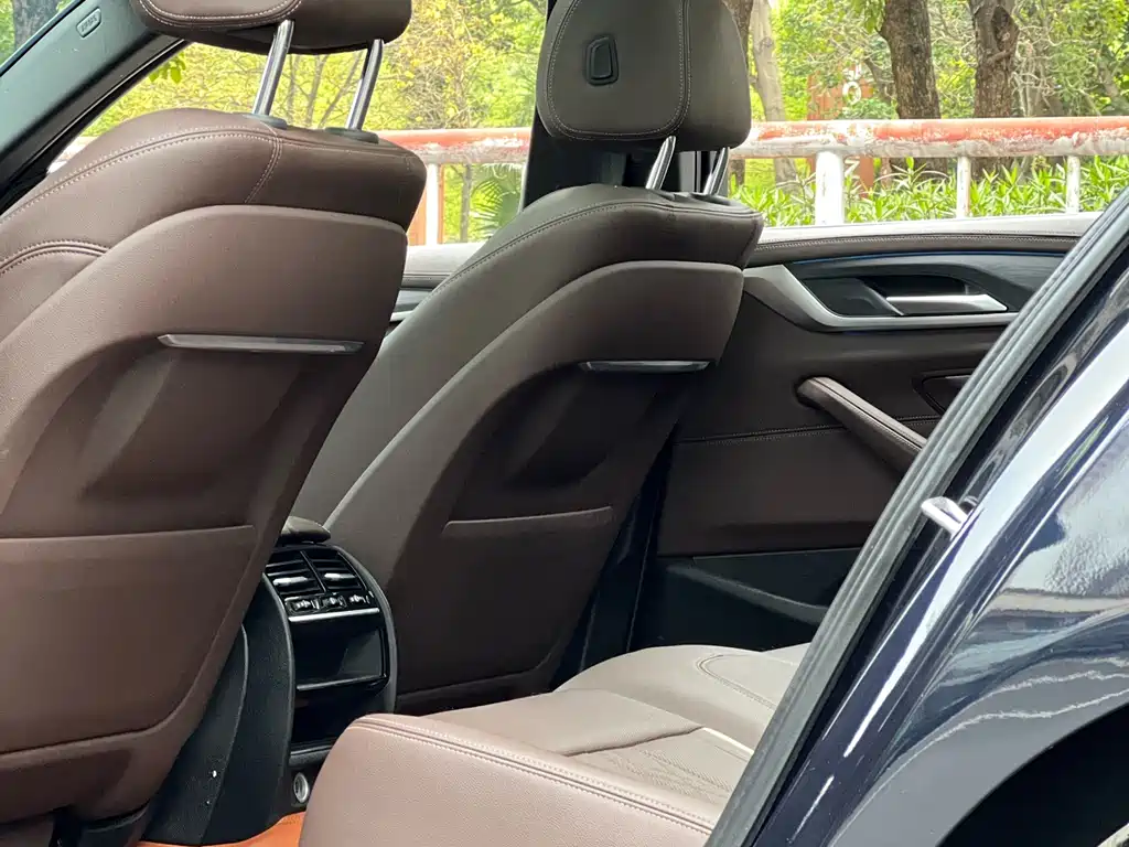 BMW 5 Series PHEV 2021 535Le M Sport Package - фото 12