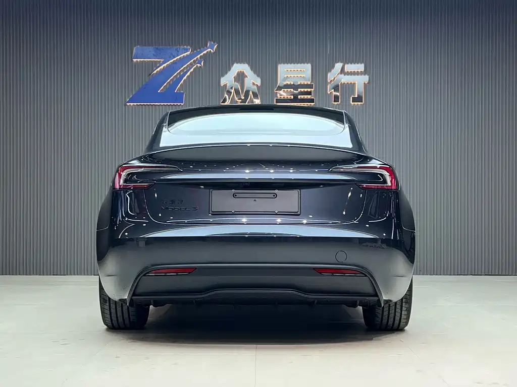 Model 3 RWD (2025 Refresh)