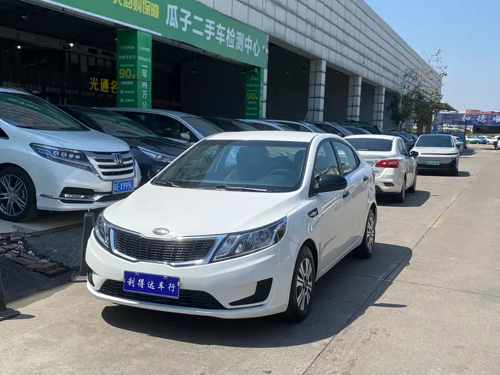 Kia K2 2011 Sedan 1.4L AT GLS