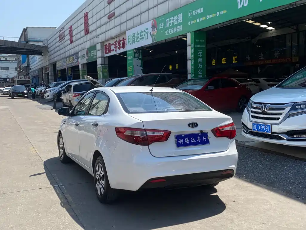 Kia K2 2011 Sedan 1.4L AT GLS