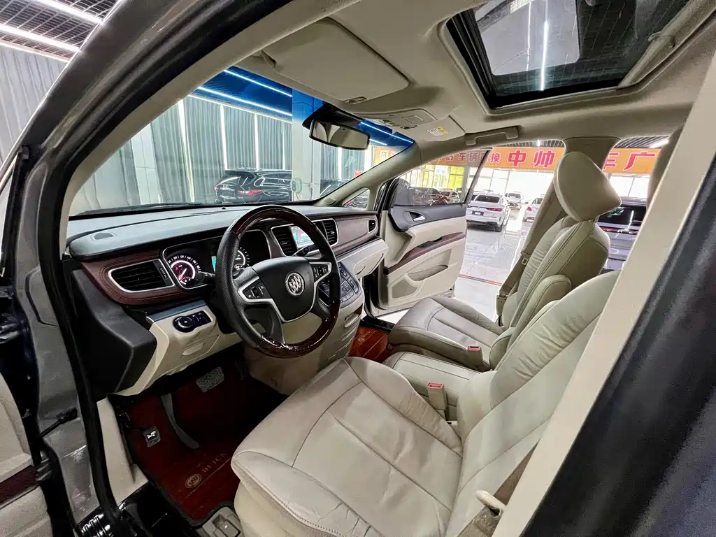 Buick GL8 2017 25S Luxury Model