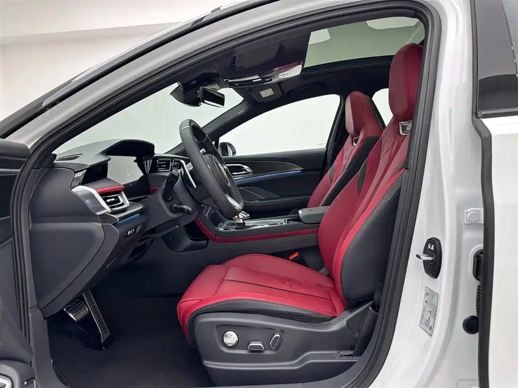 Hongqi H6 2025 2.0T Zhi Shang Edition