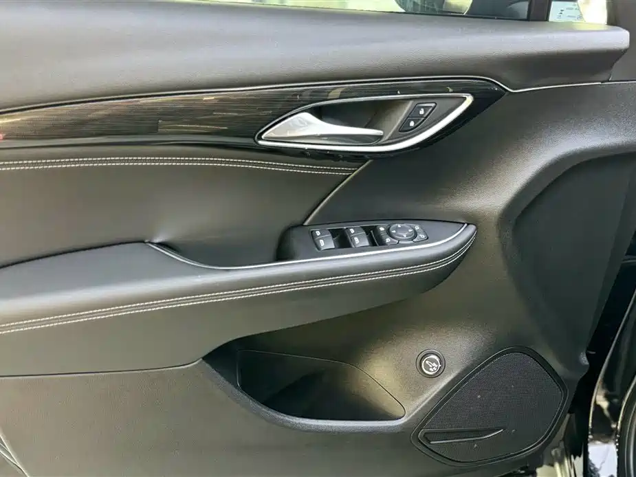 Buick Envision Plus 2023 652T 5-Seater Luxury