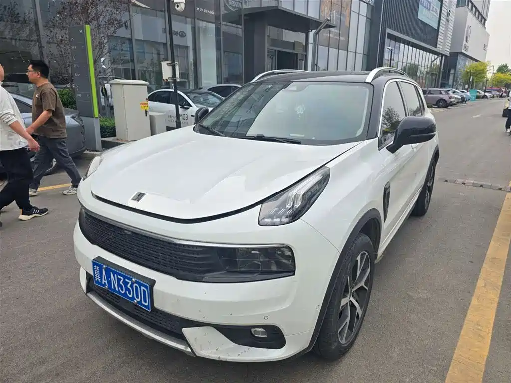 Lynk & Co 01 2017 2.0T AWD Pro