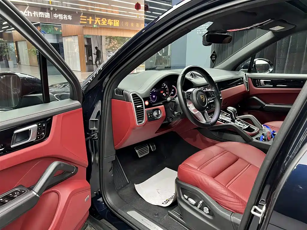 Porsche Cayenne 2022 Platinum Edition