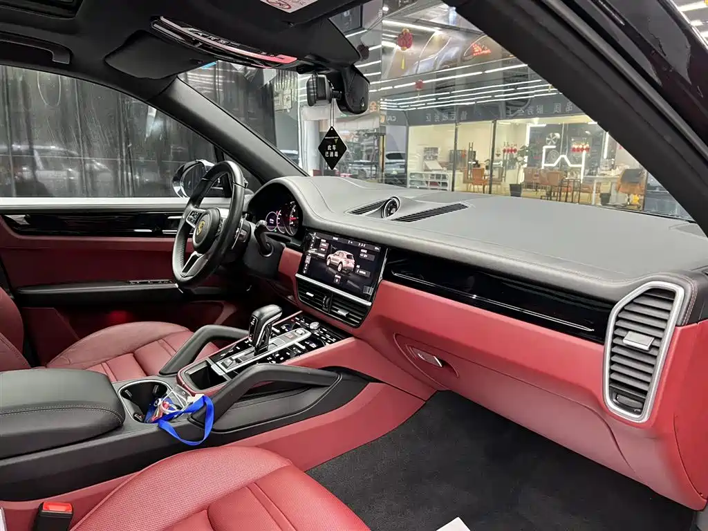 Porsche Cayenne 2022 Platinum Edition