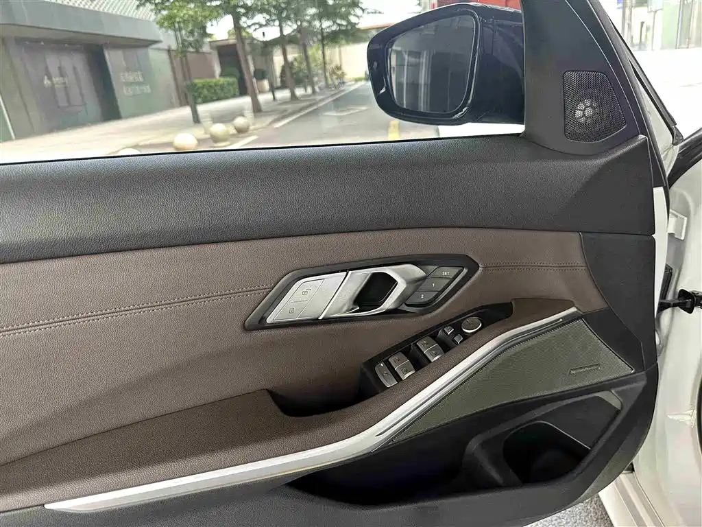 BMW 3 Series 2020 325Li M Sport Night Edition - фото 16