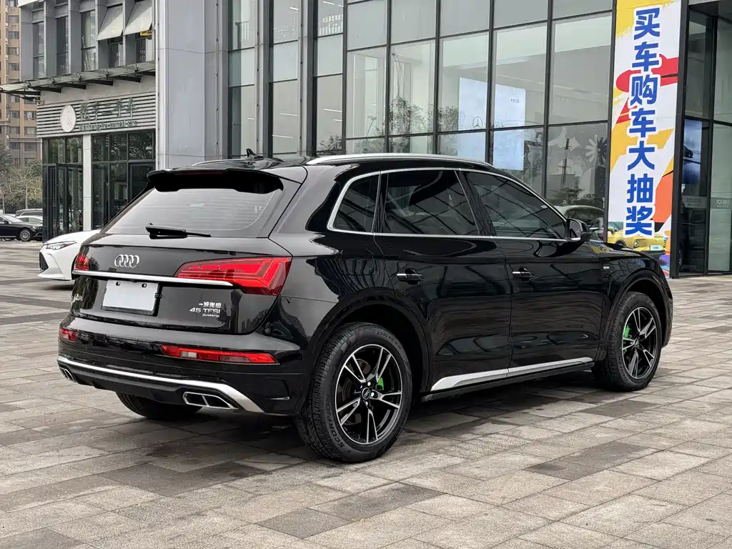 Audi Q5L 2022 40 TFSI Fashion Dynamic Trim