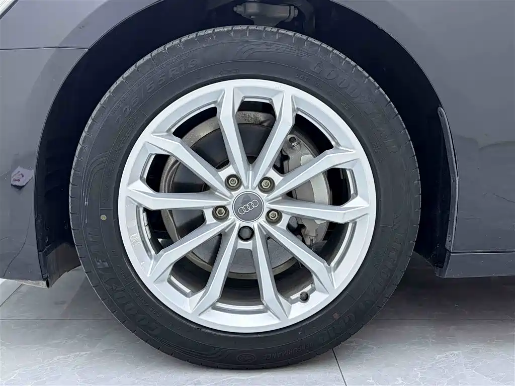 Audi A6L 2019 40 TFSI Luxury Elegant Trim
