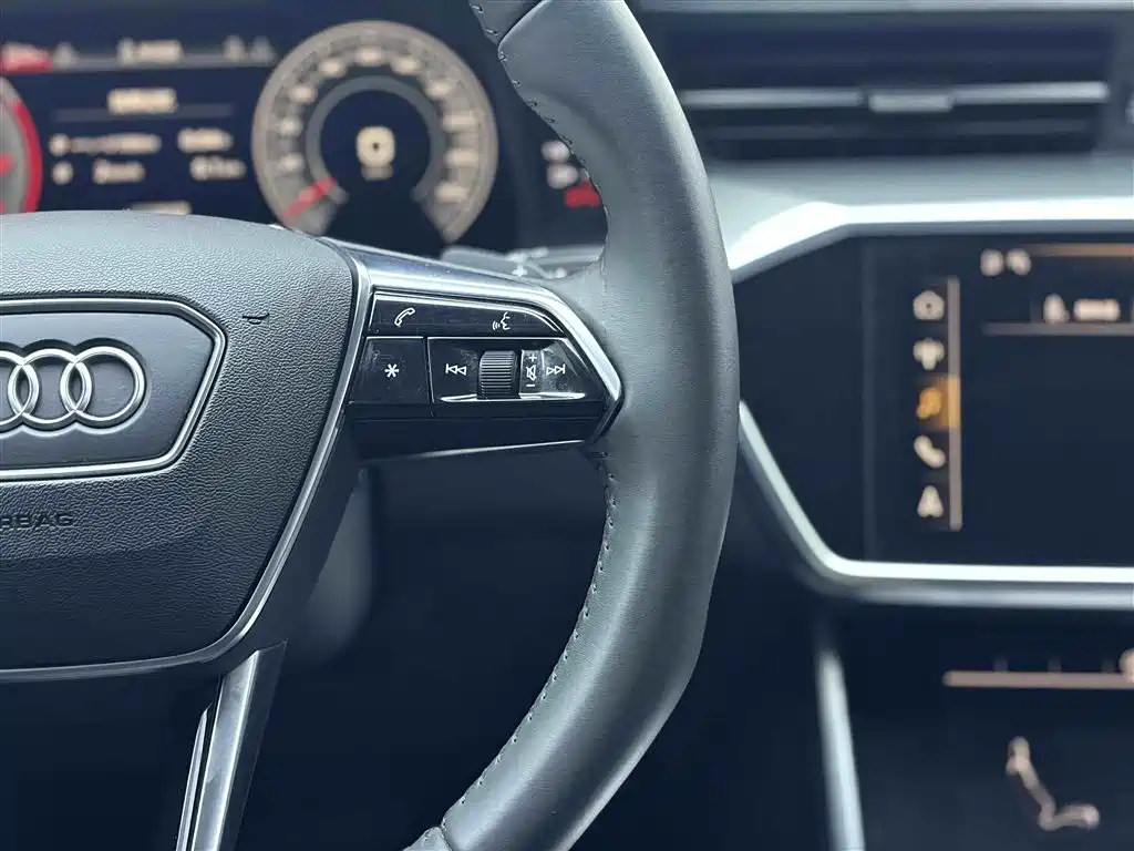Audi A6L 2019 40 TFSI Luxury Elegant Trim
